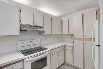 5054 Foothills Dr #B / 68, Lake Oswego, OR 97034 - Photo 17