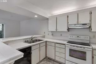 5054 Foothills Dr, Lake Oswego, OR 97034 - Photo 15