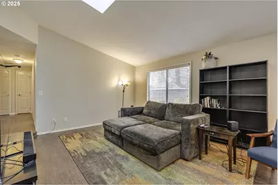 211 SE 33rd Ave, Hillsboro, OR 97123 - Photo 11