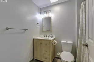 211 SE 33rd Ave, Hillsboro, OR 97123 - Photo 25