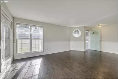 211 SE 33rd Ave, Hillsboro, OR 97123 - Photo 3