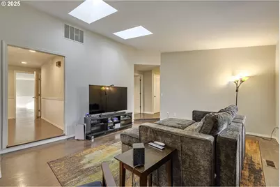 211 SE 33rd Ave, Hillsboro, OR 97123 - Photo 13