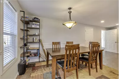 211 SE 33rd Ave, Hillsboro, OR 97123 - Photo 9