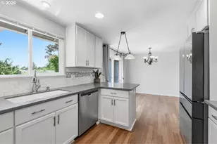 730 SE Barnes Ave, Gresham, OR 97080 - Photo 9