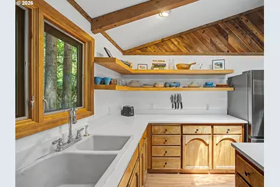 21220 E Crater Ct, Rhododendron, OR 97049 - Photo 17