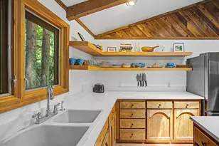 21220 E Crater Ct, Rhododendron, OR 97049 - Photo 17