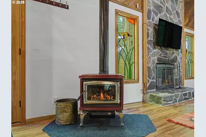 21220 E Crater Ct, Rhododendron, OR 97049 - Photo 9