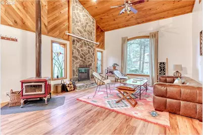 21220 E Crater Ct, Rhododendron, OR 97049 - Photo 7