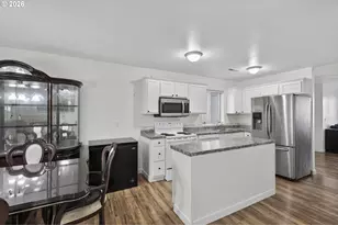 871 N 20th Way, Cornelius, OR 97113 - Photo 15