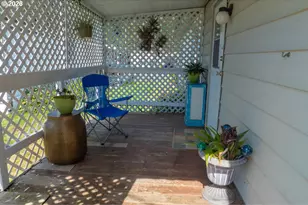 1413 Hawthorne 33 Ave, Reedsport, OR 97467 - Photo 27