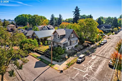 1404 SE Lafayette St, Portland, OR 97202 - Photo 1