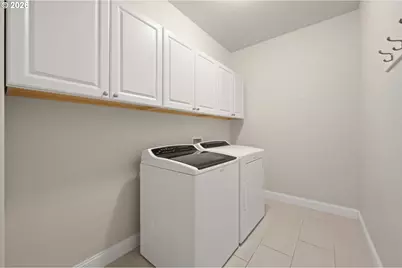1190 Peascod Dr, Eugene, OR 97402 - Photo 31