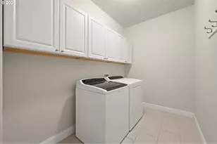 1190 Peascod Dr, Eugene, OR 97402 - Photo 31