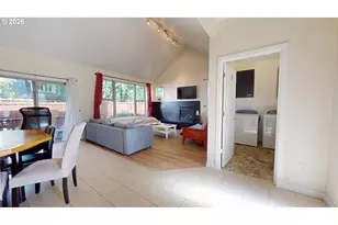 375 Mia Ln, Eugene, OR 97401 - Photo 9
