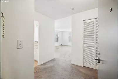 1616 S Harbor Way #402, Portland, OR 97201 - Photo 17