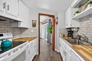 3641 NW Oceanview Dr, Newport, OR 97365 - Photo 3