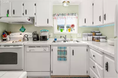 2902 E 2nd St #106, Newberg, OR 97132 - Photo 15