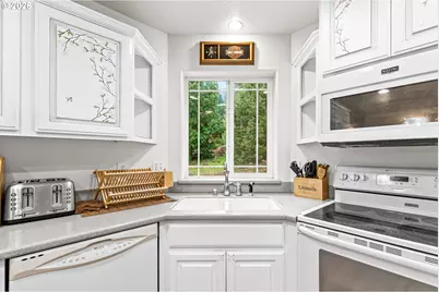 419 Idlewild Dr, Cave Junction, OR 97523 - Photo 13