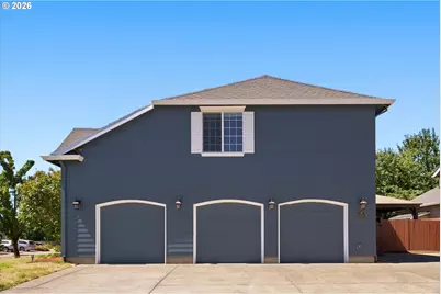 211 W Hazelnut Dr, Newberg, OR 97132 - Photo 3