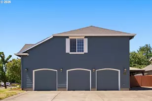 211 W Hazelnut Dr, Newberg, OR 97132 - Photo 3