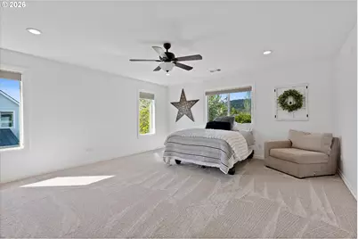 211 W Hazelnut Dr, Newberg, OR 97132 - Photo 17