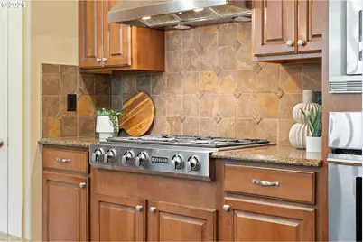 8175 SW Laurelwood Ct, Portland, OR 97225 - Photo 13