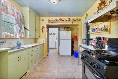 1225 W Main St, Medford, OR 97501 - Photo 17