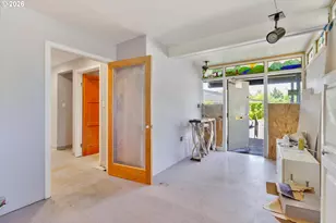 1225 W Main St, Medford, OR 97501 - Photo 27