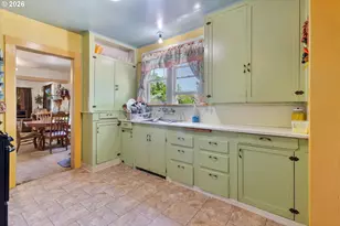 1225 W Main St, Medford, OR 97501 - Photo 15