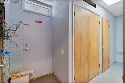 1225 W Main St, Medford, OR 97501 - Photo 31