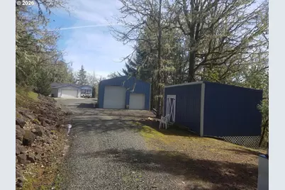 727 Hilltop Dr, Oakland, OR 97462 - Photo 1
