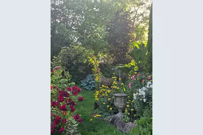 2215 NE Grandhaven St, McMinnville, OR 97128 - Photo 39