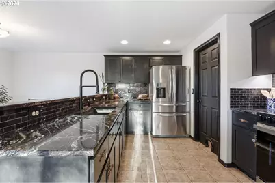 2215 NE Grandhaven St, McMinnville, OR 97128 - Photo 7