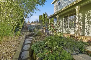 2215 NE Grandhaven St, McMinnville, OR 97128 - Photo 29