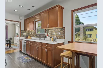 5774 NE Garfield Ave, Portland, OR 97211 - Photo 9