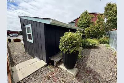 404 Garibaldi Ave, Garibaldi, OR 97118 - Photo 23