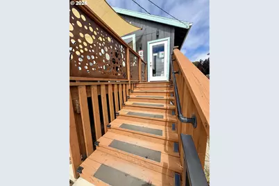 404 Garibaldi Ave, Garibaldi, OR 97118 - Photo 3
