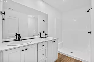 564 Upland Ave, Woodburn, OR 97071 - Photo 9