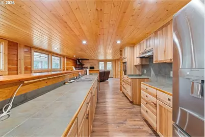 94278 Shotgun Dr, North Bend, OR 97459 - Photo 13