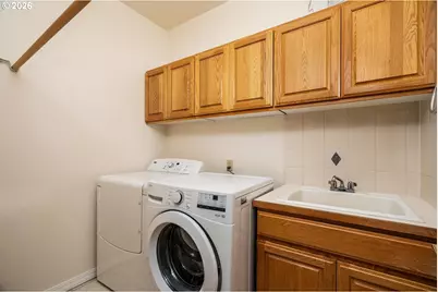 575 NW Blueridge Ct, Beaverton, OR 97006 - Photo 33