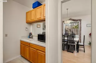 575 NW Blueridge Ct, Beaverton, OR 97006 - Photo 9