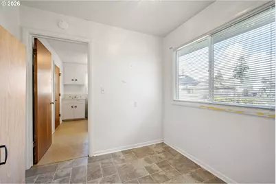 630 S 3rd St, Cottage Grove, OR 97424 - Photo 23