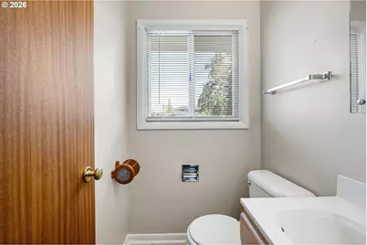 630 S 3rd St, Cottage Grove, OR 97424 - Photo 33