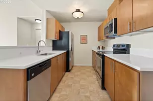 10804 NE Holly St, Hillsboro, OR 97006 - Photo 13