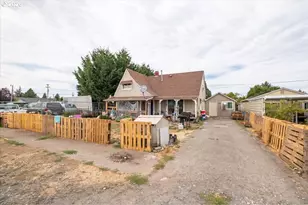299 Gilbert St, Lebanon, OR 97355 - Photo 1