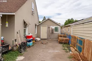 299 Gilbert St, Lebanon, OR 97355 - Photo 3