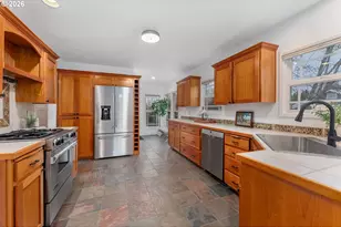 529 W 25th St, Vancouver, WA 98660 - Photo 5