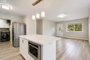 2237 SE 139th Ave, Portland, OR 97233 - Photo 9
