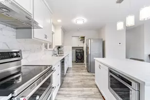 2237 SE 139th Ave, Portland, OR 97233 - Photo 9