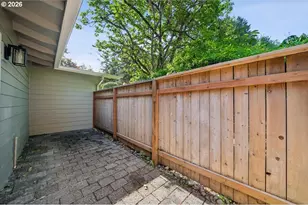 2001 Greentree Rd, Lake Oswego, OR 97034 - Photo 27